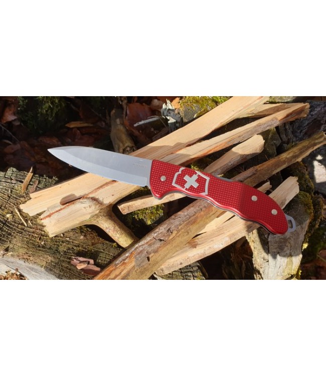 Victorinox Hunter Pro Alox Knife 0.9415.20 Sarkans
